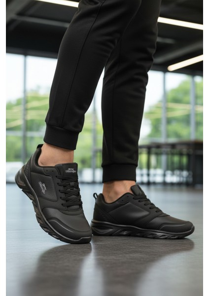 Siyah Bağcıklı Erkek Spor Ayakkabı modelleri