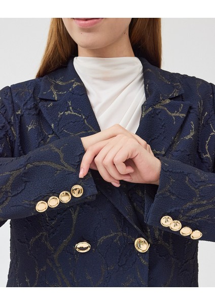 Kadın Jakar Desenli Kruvaze Kapamalı Kırlangıç Yaka Ceket indirimleri