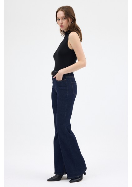 Siyah Kadın Kolsuz Yüksek Yaka Body 8155A fırsatları