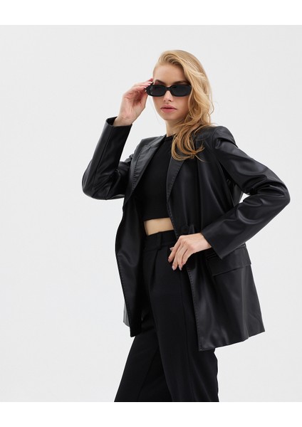 Kadın Suni Deri Mono Kapamalı Fletolu Cep Detaylı Ceket modelleri