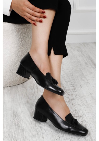 Gön Hakiki Deri Küt Burun Kısa Kalın Topuklu Püsküllü Kadın Ayakkabı 13313 fiyatları