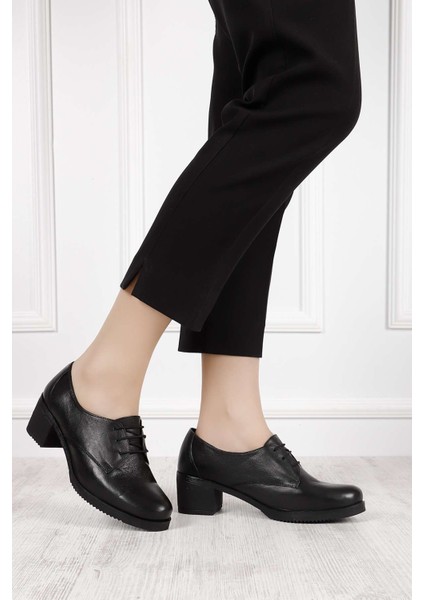 Gön Hakiki Deri Yuvarlak Burun Orta Topuklu Bağcıklı Kadın Ayakkabı 24230 fiyatları