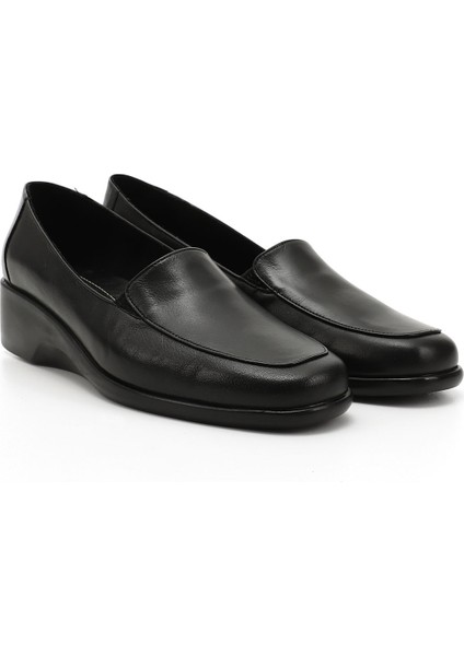 Kadın Siyah Dolgu Taban Hakiki Deri Ayakkabı modelleri