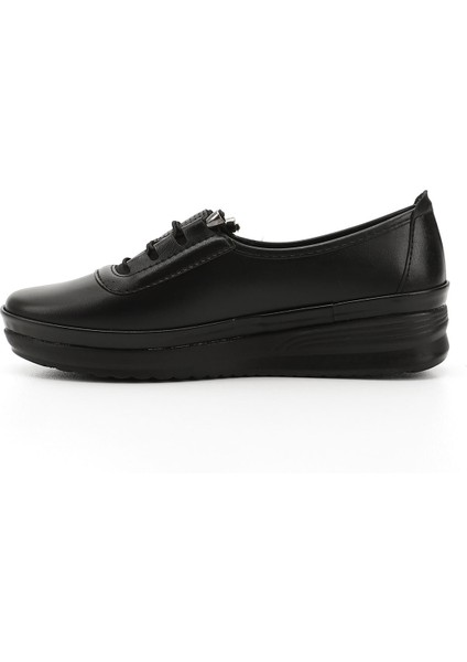 Kadın Siyah Lastik Bağcıklı Comfort Ayakkabı fırsatları