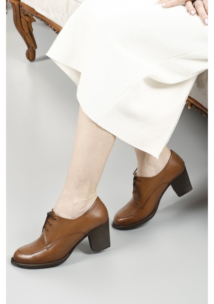 Gön Hakiki Deri Yuvarlak Burun Kalın Topuklu Kauçuk Taban Bağcıklı Kadın Ayakkabı 24071 fiyatları