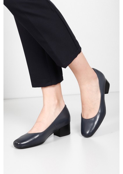 Gön Hakiki Deri Yuvarlak Burun Kısa Kalın Topuklu Kadın Ayakkabı 24100 fiyatları