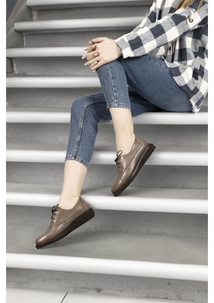 Gön Hakiki Deri Yuvarlak Burun Dolgu Taban Bağcıklı Kadın Ayakkabı 24074 fiyatları