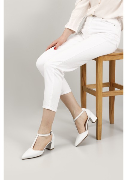 Kadın Beyaz Bilekten Bağlı Orta Topuklu Hakiki Deri Ayakkabı fiyatları