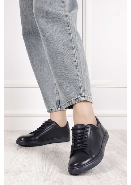 Gön Hakiki Deri Yuvarlak Burun Bağcıklı Kadın Sneaker 24237 fiyatları