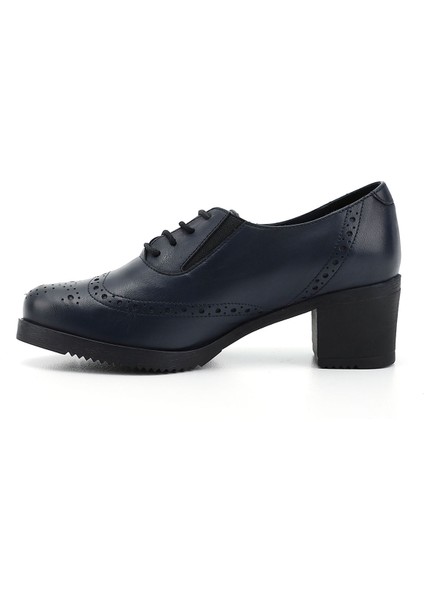 Gön Hakiki Deri Yuvarlak Burun Orta Topuklu Kauçuk Taban Bağcıklı Kadın Ayakkabı 24231 modelleri