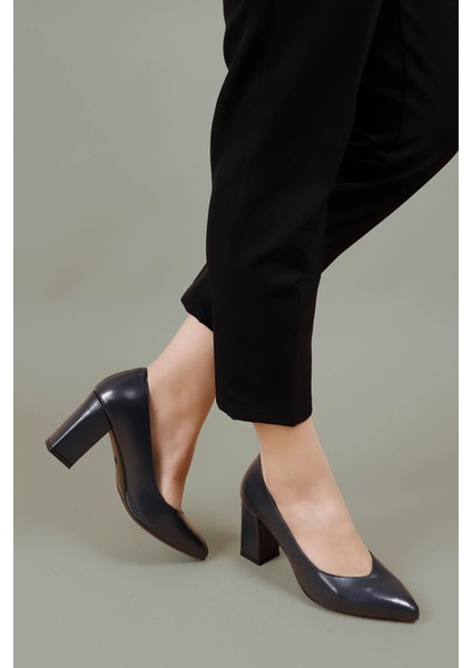 Gön Hakiki Deri Sivri Burun Yüksek Kalın Topuklu Kadın Ayakkabı 24171 fiyatları