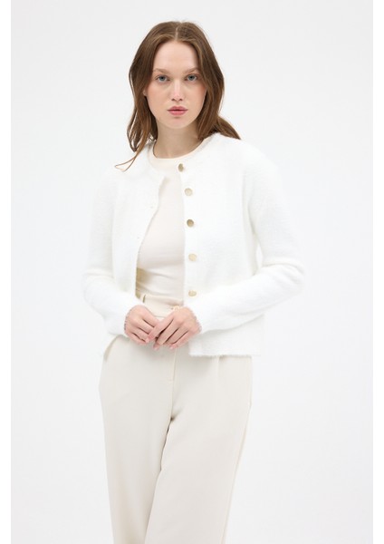 Ekru Kadın Yumoş Dokulu Düğmeli Triko Hırka 2241
