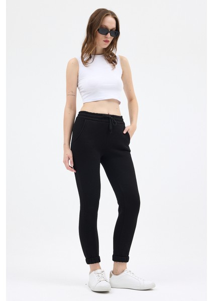 Siyah Paçası Lastikli Kadın Jogger Eşofman Altı TCR-9151M