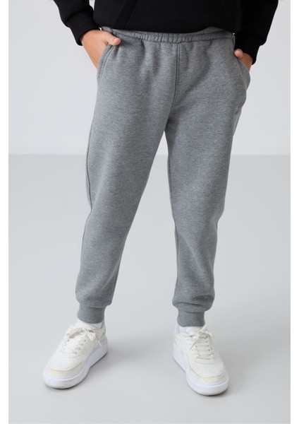 Gri Melanj Pamuklu Kalın İçi Tüylü Standart Fit Nakışlı Erkek Çocuk Eşofman Alt - 11224