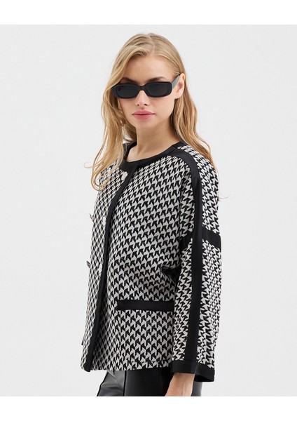 Kadın Kazayağı Desenli Kruvaze Kapamalı Oversize Yuvarlak Yaka Ceket fırsatları