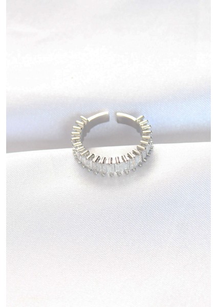 Sıralı Baget Taşlı Silver Renk Ayarlanabilir Yüzük - TJ-BYK3110 indirimleri