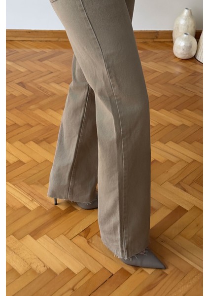 Geniş Kesik Paça Premium Jean- Bej
