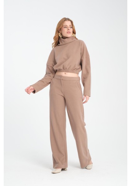 Pamuklu Boğazlı Crop Sweatshirt indirimleri