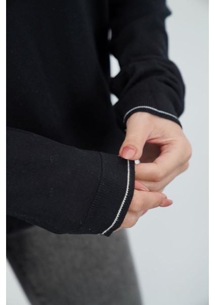 Polo Yaka Düğmeli Triko-Siyah fırsatları