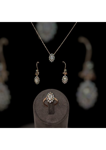 Elmas Montür Zirkon Taşlı Bakır Rengi 925 Ayar Gümüş Takım (Kolye, Küpe, Yüzük)