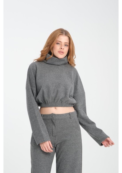 Pamuklu Boğazlı Crop Sweatshirt