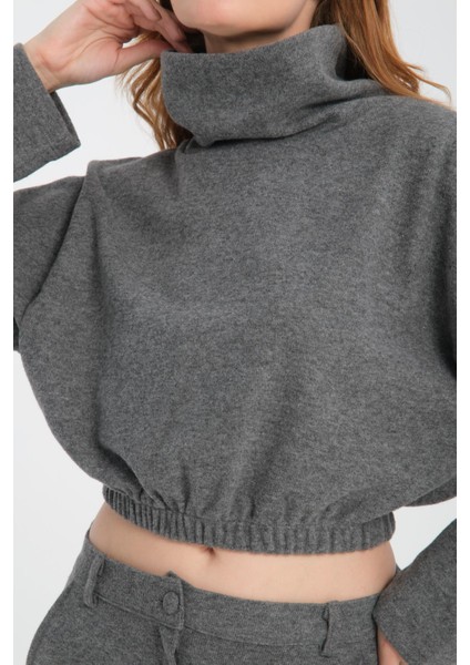 Pamuklu Boğazlı Crop Sweatshirt modelleri
