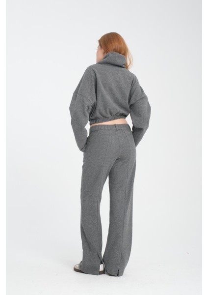 Pamuklu Boğazlı Crop Sweatshirt