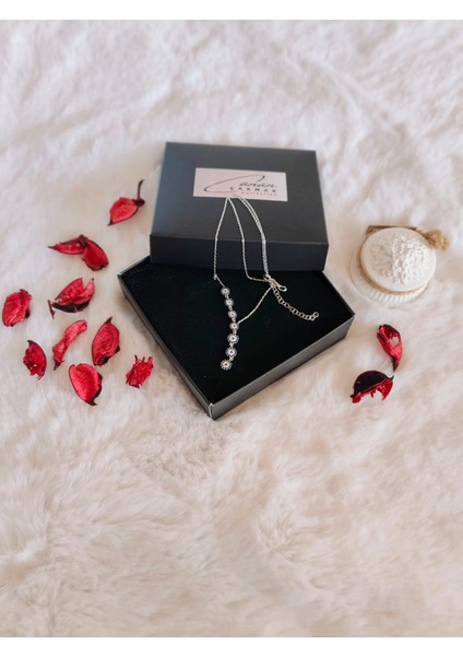 Sosyete Gözü Zirkon Taşlı Sallantılı Y Kolye