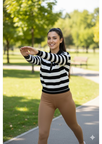 Kadın Kışlık Triko Kazak Over Size Standart Beden Fermuarlı Yaka Çizgi Motifli fırsatları