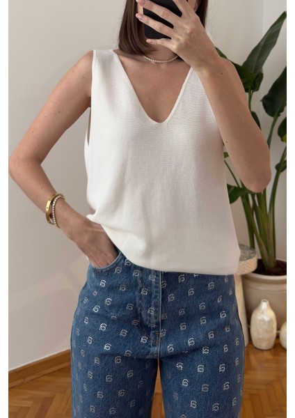 V Yaka Mevsimlik Premium Süveter- Ekru