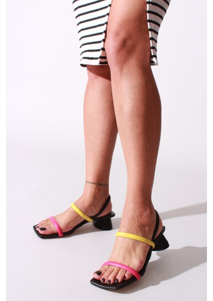 Idil Siyah Cilt Kadın Sandalet