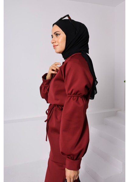 Bordo Scuba Kumaş Tesettür Alt Üst Takım – Yüksek Bel Çift Cepli Pantolon & Çıtçıt Yaka Üst modelleri