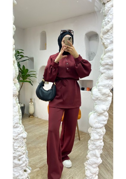 Bordo Scuba Kumaş Tesettür Alt Üst Takım – Yüksek Bel Çift Cepli Pantolon & Çıtçıt Yaka Üst