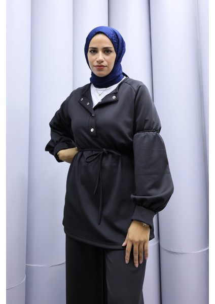 Bordo Scuba Kumaş Tesettür Alt Üst Takım – Yüksek Bel Çift Cepli Pantolon & Çıtçıt Yaka Üst fiyatları