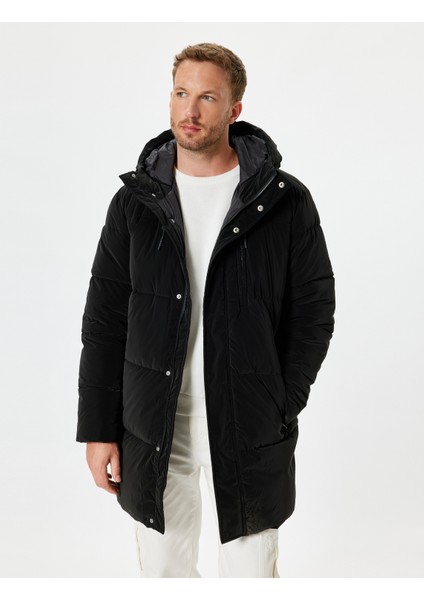 Anorak Mont Kapşonlu Slim Fit Fermuarlı Cep Detaylı fiyatları