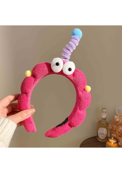 Büyük Gözlü Çocuk Yüzünü Yıkadığı ve Yüksek Kafatası Saç Bandı ile Fotoğraf (Yurt Dışından) modelleri