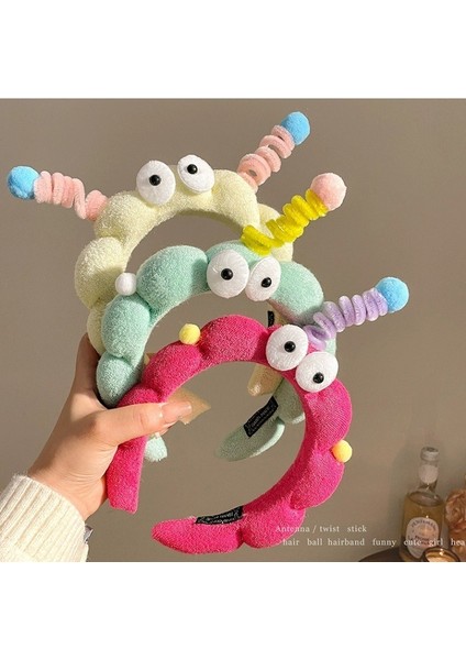 Büyük Gözlü Çocuk Yüzünü Yıkadığı ve Yüksek Kafatası Saç Bandı ile Fotoğraf (Yurt Dışından) fiyatları