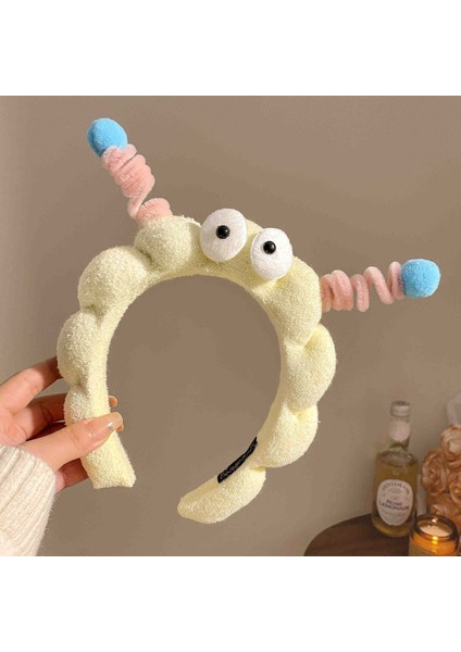 Büyük Gözlü Çocuk Yüzünü Yıkadığı ve Yüksek Kafatası Saç Bandı ile Fotoğraf (Yurt Dışından) modelleri