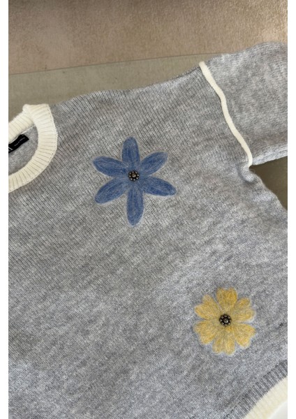 Çiçek Detay Orj Triko Kazak- Mavi