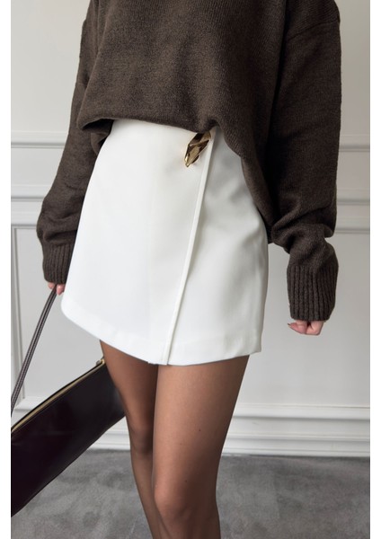 Gold Broşlu Premium Şort Etek- Beyaz