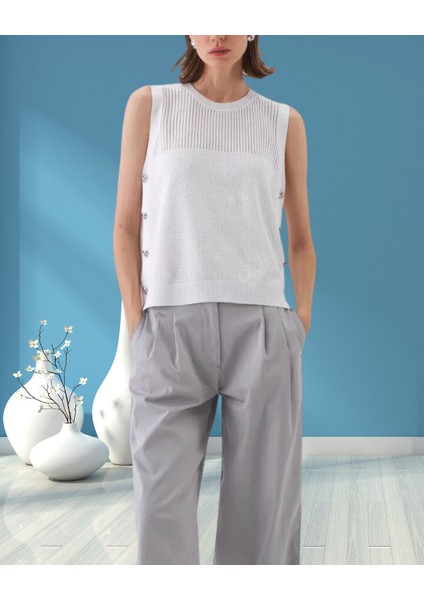 xint Kadın Regular Fit Kolsuz Yanlar Düğme Detaylı Örme Süveter