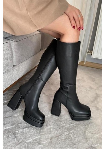 Kadın Sera Siyah Platformlu Topuklu Diz Altı Çizme Küt Burun Fermuarlı Çizme indirimleri