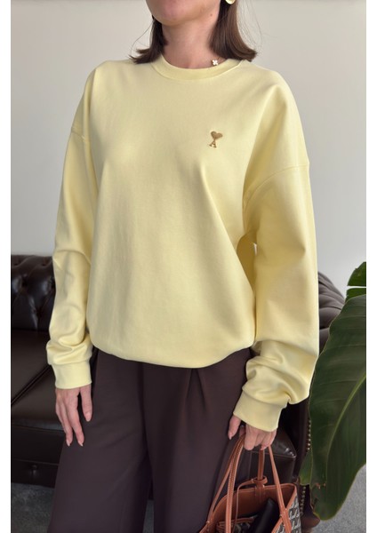 Kalp Broşlu Orj Sweatshirt- Sarı