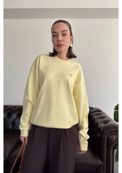 Kalp Broşlu Orj Sweatshirt- Sarı