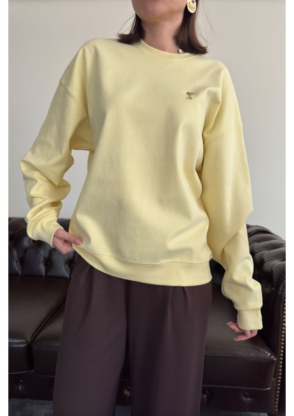 Kalp Broşlu Orj Sweatshirt- Sarı