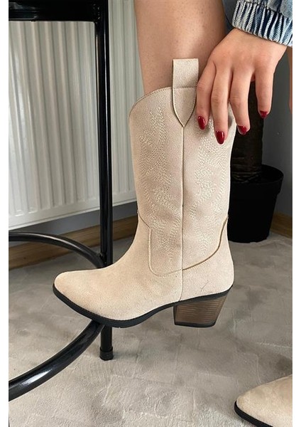 Kadın Virola Bej Süet Orta Boy Nakışlı Kovboy Çizme