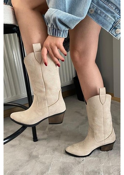 Kadın Virola Bej Süet Orta Boy Nakışlı Kovboy Çizme fırsatları