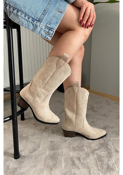 Kadın Virola Bej Süet Orta Boy Nakışlı Kovboy Çizme indirimleri