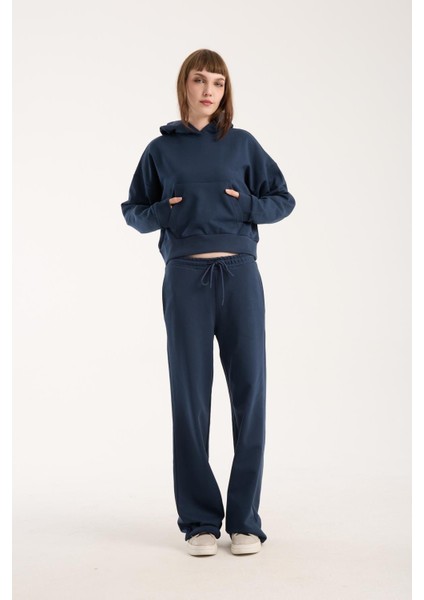 %100 Pamuk Kapüşonlu Ön Cep Detaylı Kadın Sweatshirt