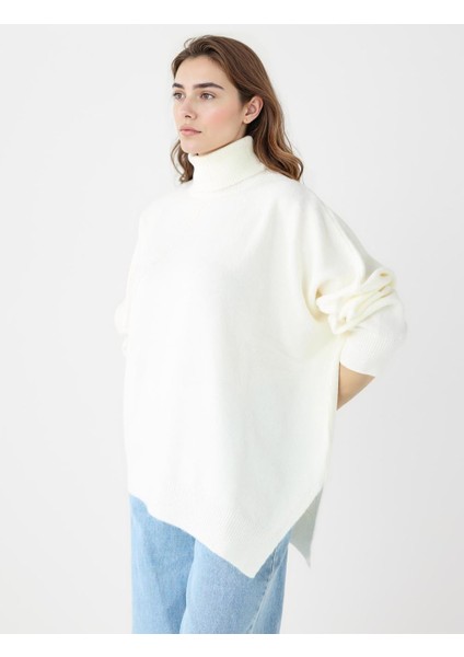 Krem Rengi Balıkçı Yaka Düşük Omuz Triko Kazak modelleri